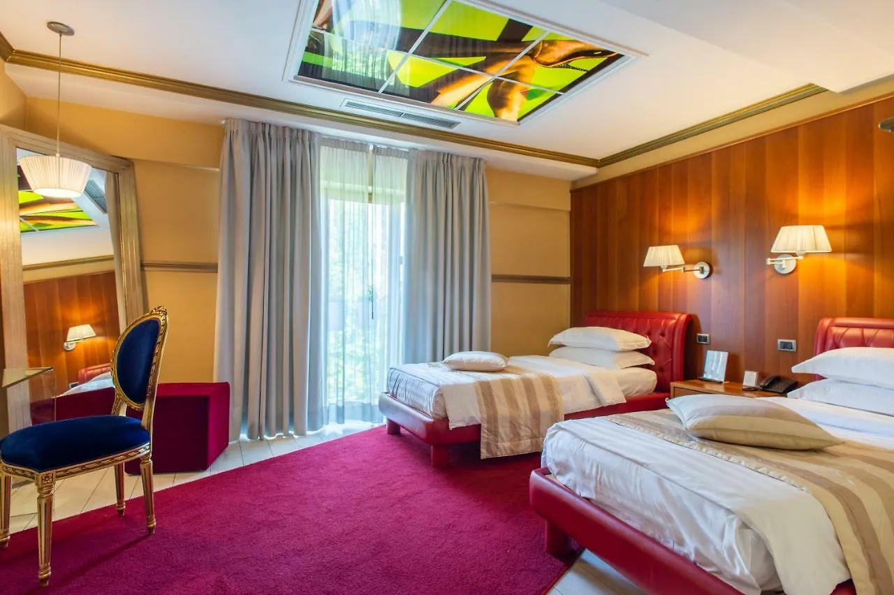 Diplomat Hotel & Spa Тирана