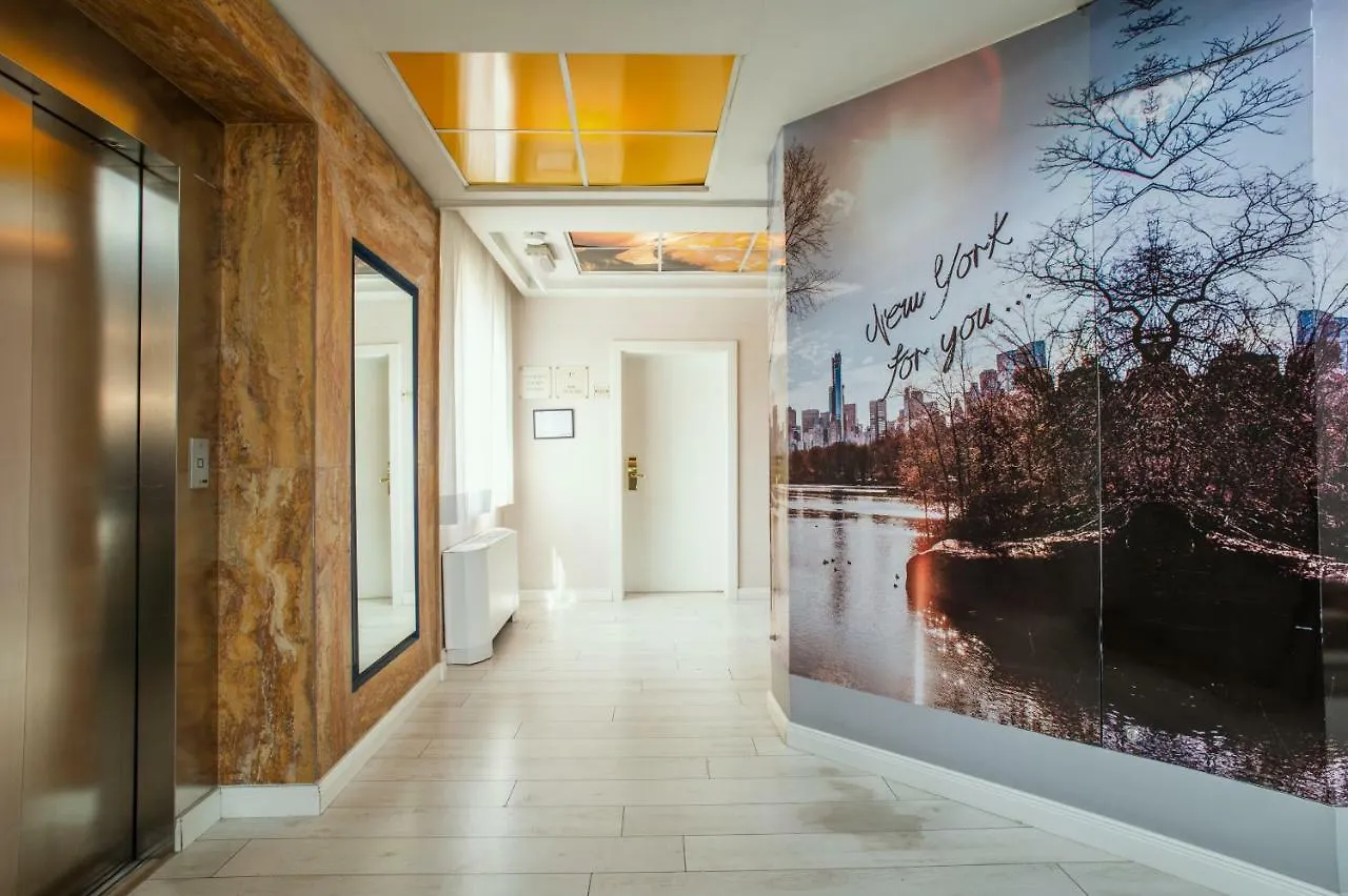 Diplomat Hotel & Spa Тирана