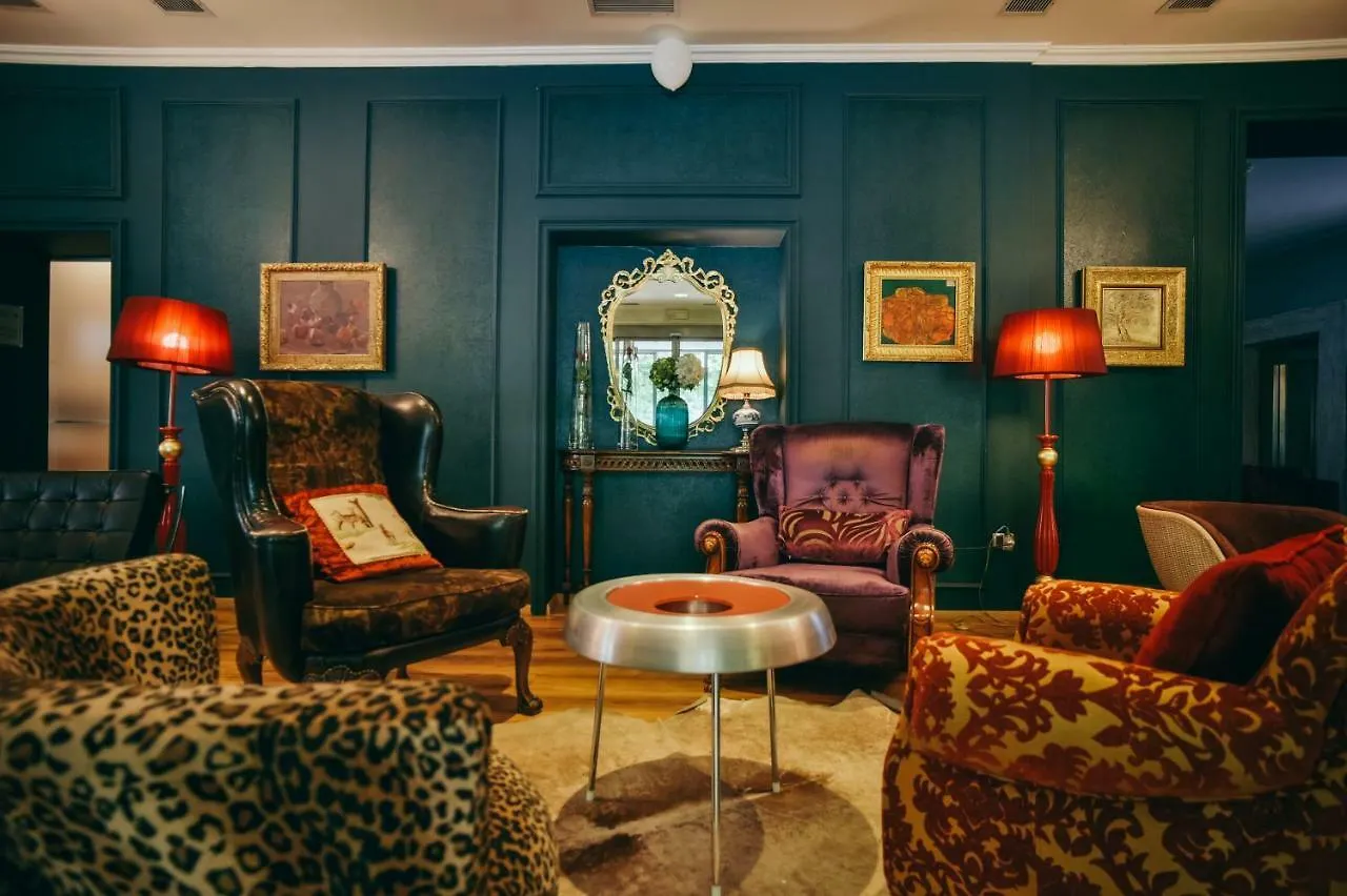 Diplomat Hotel & Spa Тирана Албания